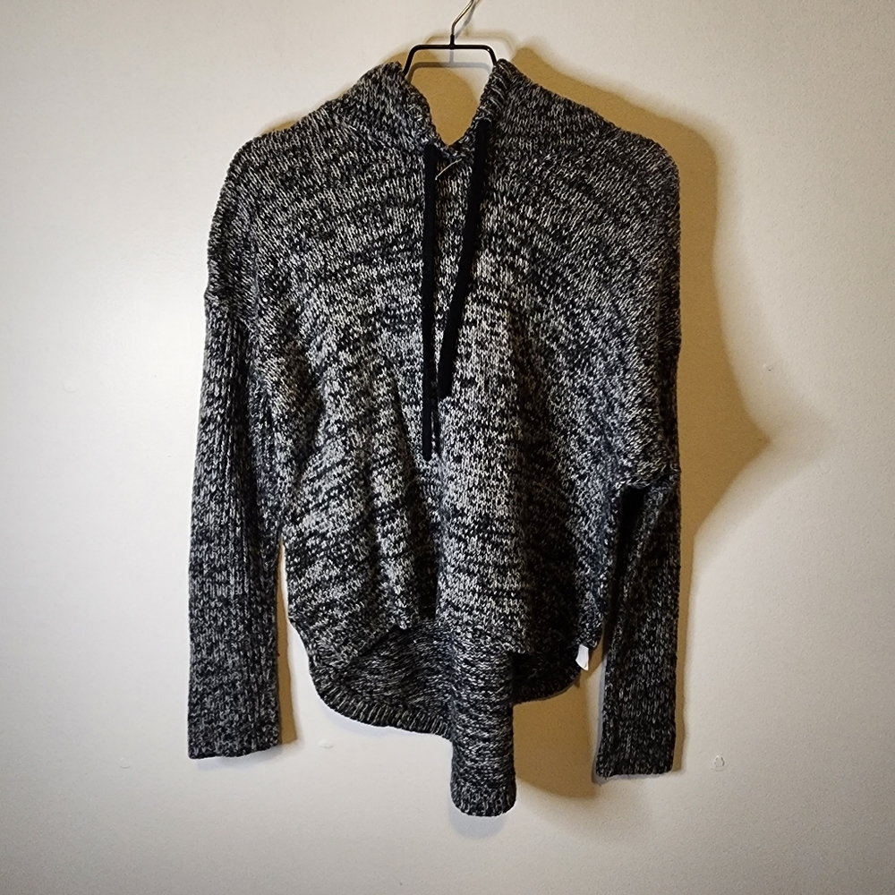 Forever 21 Hoodie Sweater, Hi-lo hem Large
